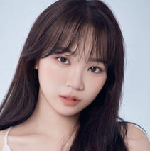 Kim Chaewon